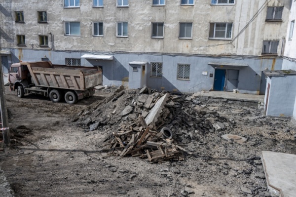 В Мурманске начался ремонт 9 придомовых территорий многоквартирных домов