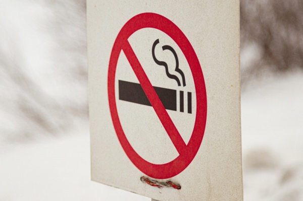 В России штрафы за курение в неположенных местах хотят повысить