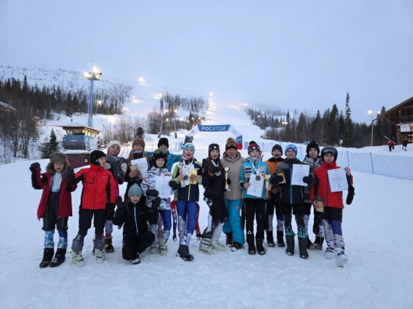 Юные горнолыжники разыграли Кубок губернатора на склонах «Салмы»
