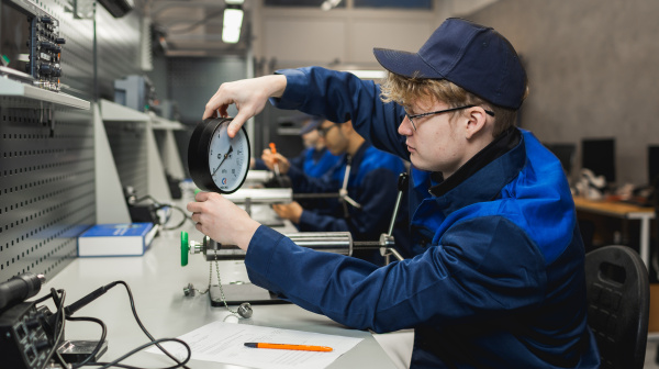 При поддержке Кольской АЭС в Полярных Зорях отремонтируют общежитие  энергетического колледжа 