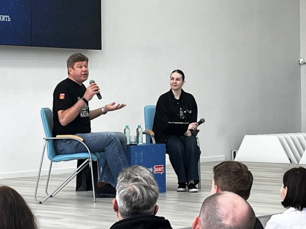 Дмитрий Губерниев рассказал в Мурманске, почему важно учить английский язык