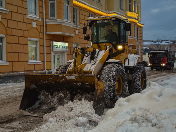 Более 3,6 тысячи кубометров снега вывезли с улиц Мурманск за сутки