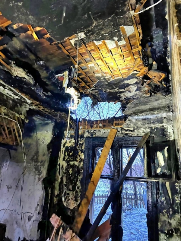 В Никеле произошел пожар в нежилом двухэтажном здании