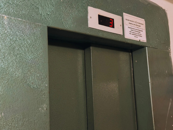 5,9 миллиарда рублей нужно, чтобы заменить устаревшие лифты в Мурманской области 