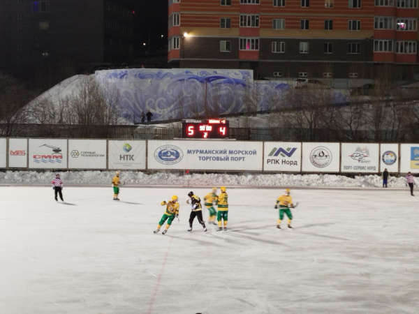 ХК «Мурман» одолел «Водник-2» со счётом 5:4
