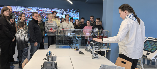 600 человек захотели узнать об обучении в Губернаторском лицее в Мурманске