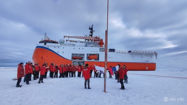 Дрейфующая станция «Северный полюс-41» завершила свою миссию