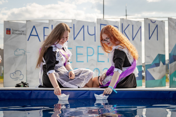 Фестиваль «Арктический берег» собрал тысячи выпускников Заполярья на Поморской набережной
