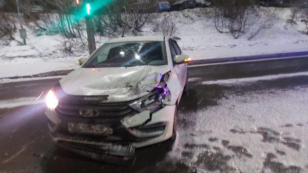  В Мурманске ищут скрывшегося с места аварии виновника ДТП