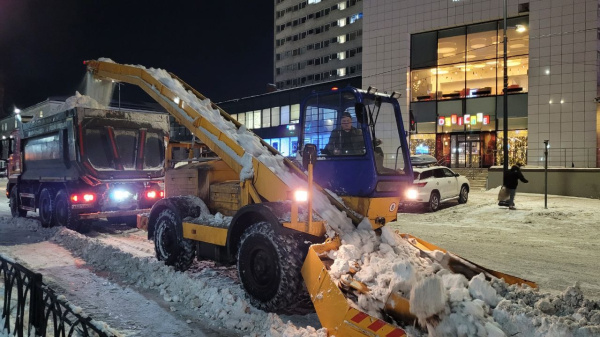 За сутки с улиц Мурманск вывезли почти 6 тысяч кубометров снега