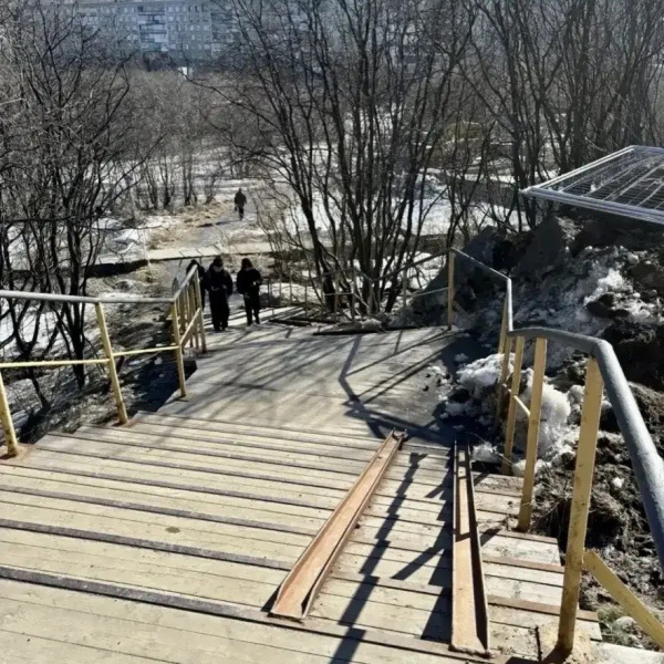 В Мурманске временно перекроют лестницу в районе Долины Уюта