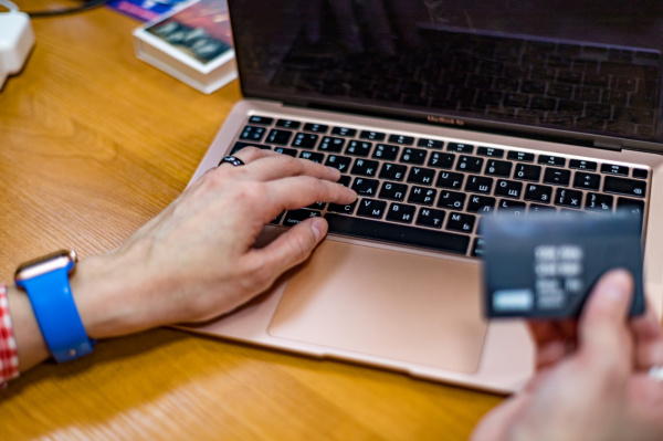 Продажи подарочных наборов на маркетплейсах в Мурманской области выросли почти в пять раз