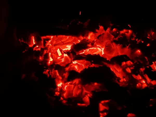 В Мурманске дедушку подозревают в поджоге автомобиля на почве ненависти