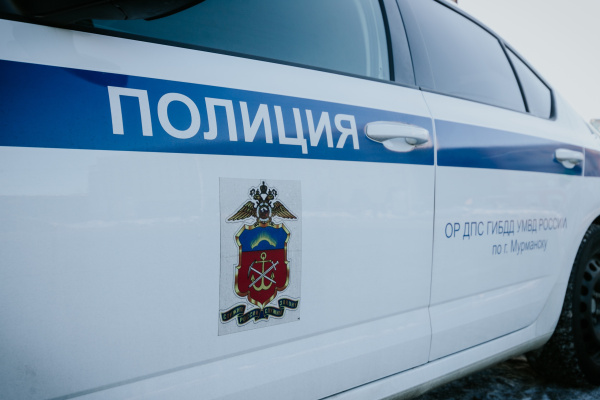 В Мурманске на Ленина при столкновении BMW и Chevrolet пострадала 18-летняя девушка