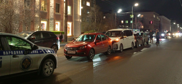 Выпивший водитель в Мурманске протаранил три автомобиля
