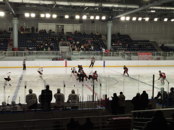 ХК «Арктика» победила «Воеводу» со счётом 3:2 