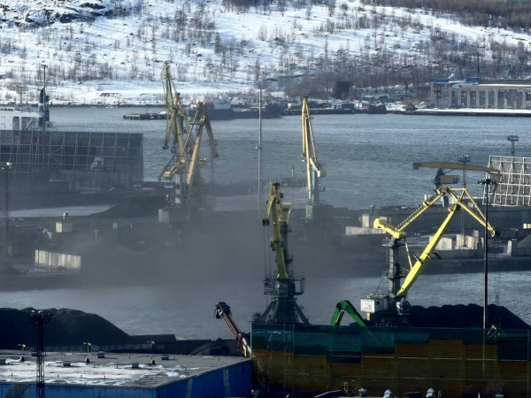 Неприродное явление: в Мурманске замечены черные облака 