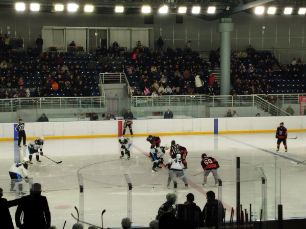 ХК «Арктика» победил «Тайфун» со счётом 3:2
