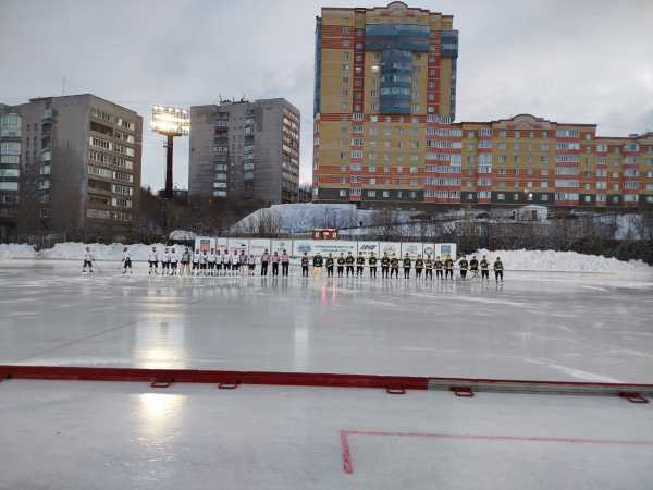 ХК «Мурман» уверенно обыграл «Старт-2» в двух домашних матчах
