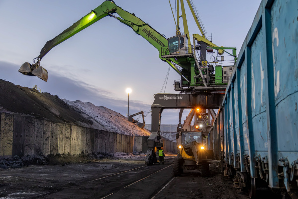 Представители торгового порта в Мурманске скрывают от журналистов информацию о своей деятельности