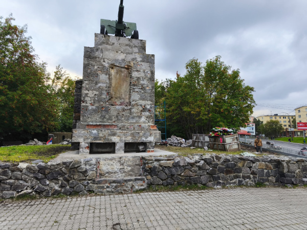 В Мурманске завершён ремонт памятника 6-й Героической комсомольской батарее