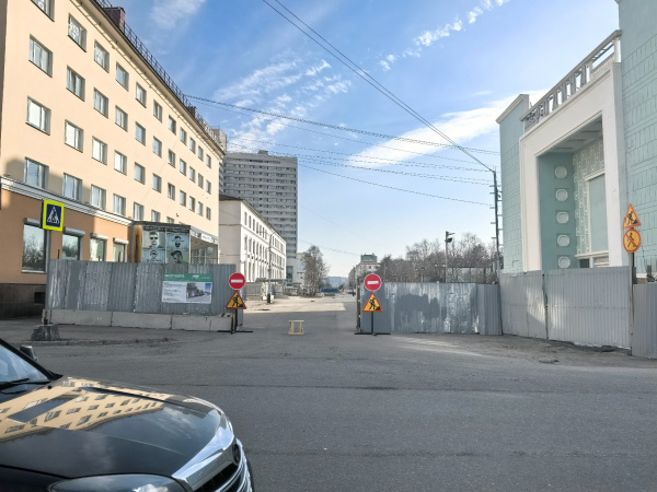 В Мурманске откопали старые рельсы
