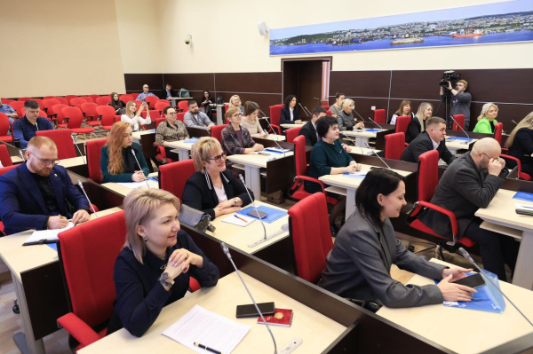 Опубликован график личного приёма депутатов Мурманска на ближайшие дни