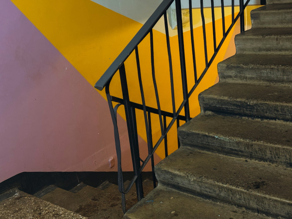 Жителям Мурманска рассказали об опасности подвалов