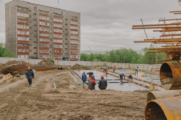 В Мурманске остановлено незаконное строительство трёхэтажного автосервиса