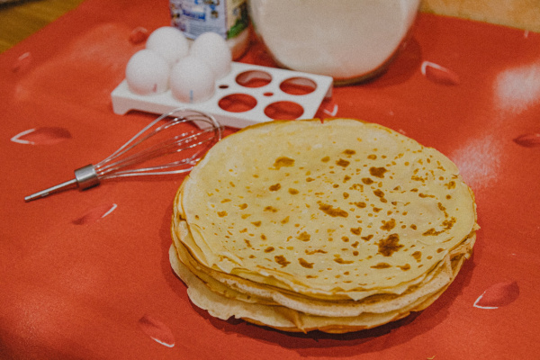 Блинная дефляция: к Масленице стоимость блинного набора снизилась почти на 5%