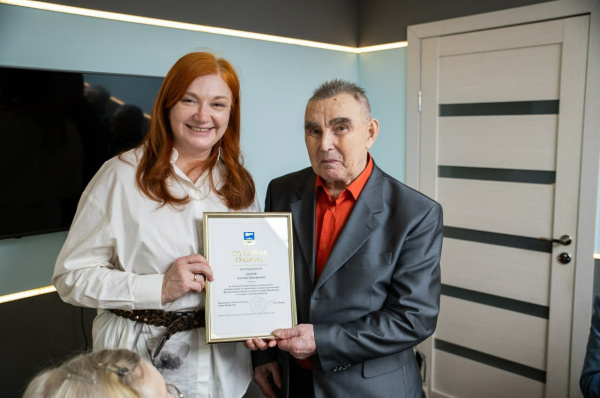 Мурманские депутаты поздравили Адольфа Попова с 90-летним юбилеем