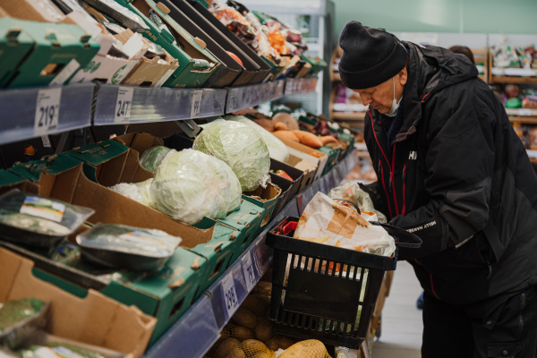 В Мурманской области изменились цены на социально значимые продукты