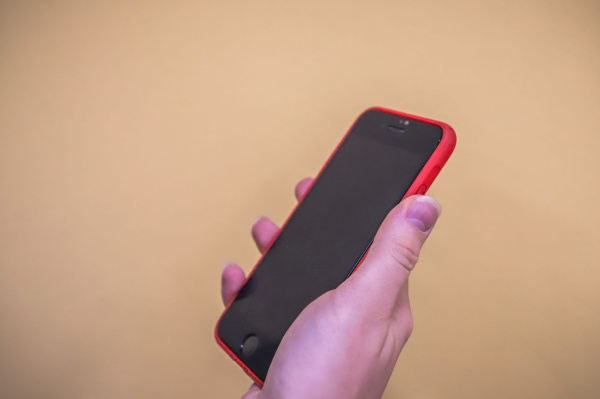 В России хотят ввести «заморозку» мобильного интернета и СМС после роуминга