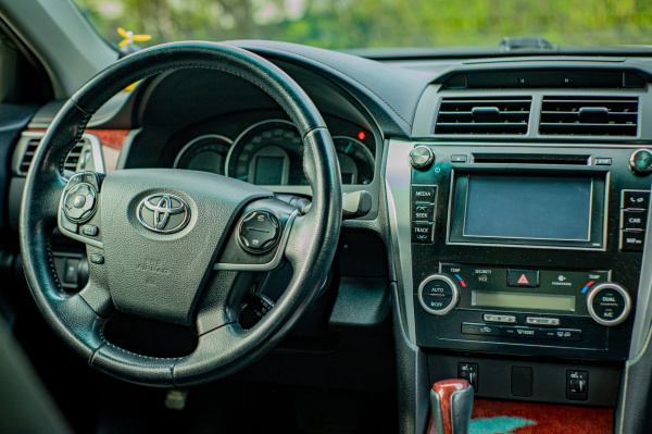 Пенсионер из Мурманска пугал механика оружием и отбирал деньги: казалось, что переплатил