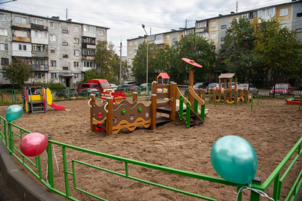 В Мурманске открыли обновлённую площадку в детском саду №104