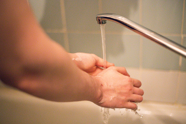 В тринадцати домах Мурманска отключат холодную воду